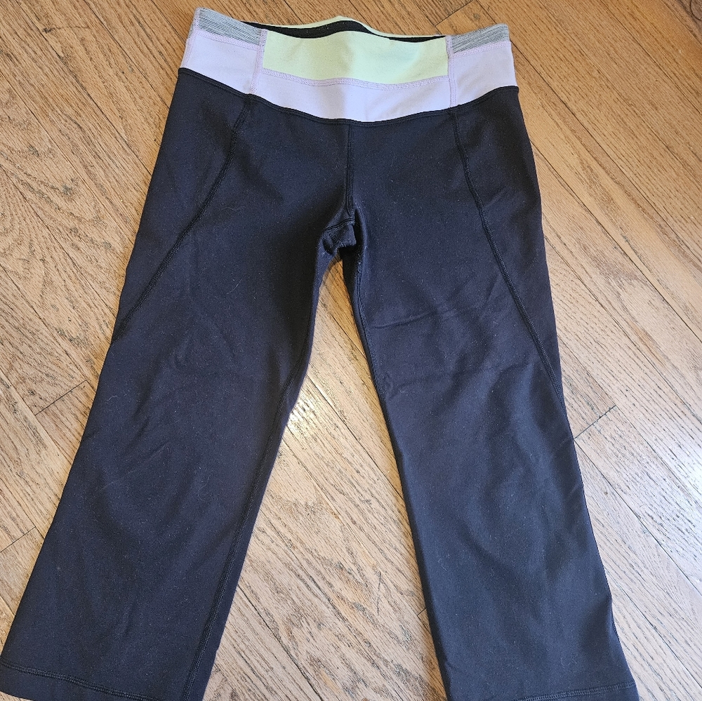 Lululemon black cropped leggings,  gather and grow, ladies size 6
